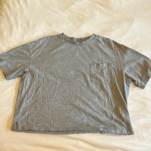 Gray uniqlo cropped cotton t-shirt — size small